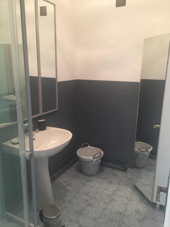 Appartement 1Er Etage Carignan Bagian luar foto